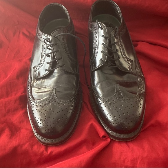 Florsheim Black Wing Tips - Picture 2 of 5